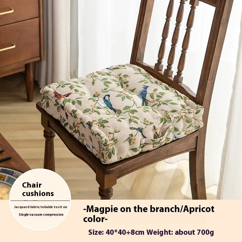 American-style thick dining chair cushion in floral apricot colour, dimensions 40x40x8cm.