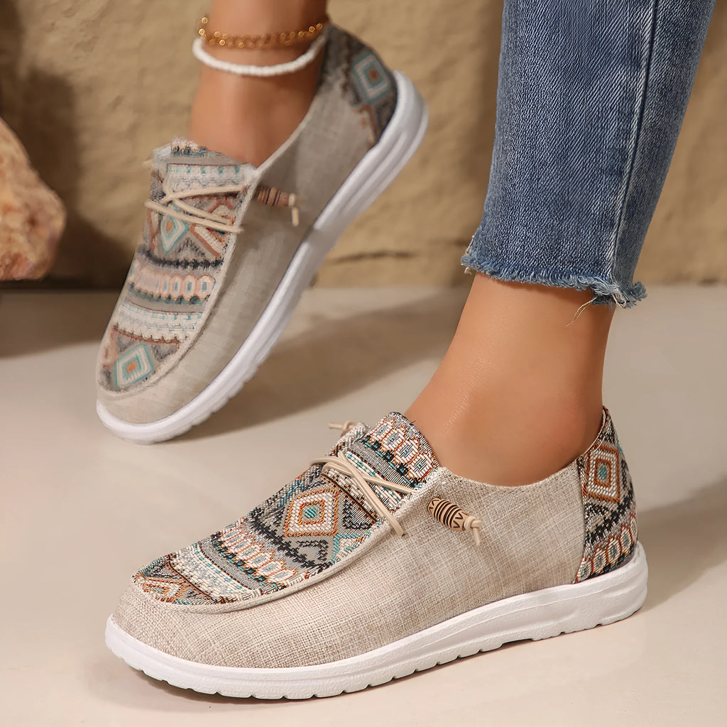 Women's black flat round toe low-top shoes with artificial PU upper and rubber soles