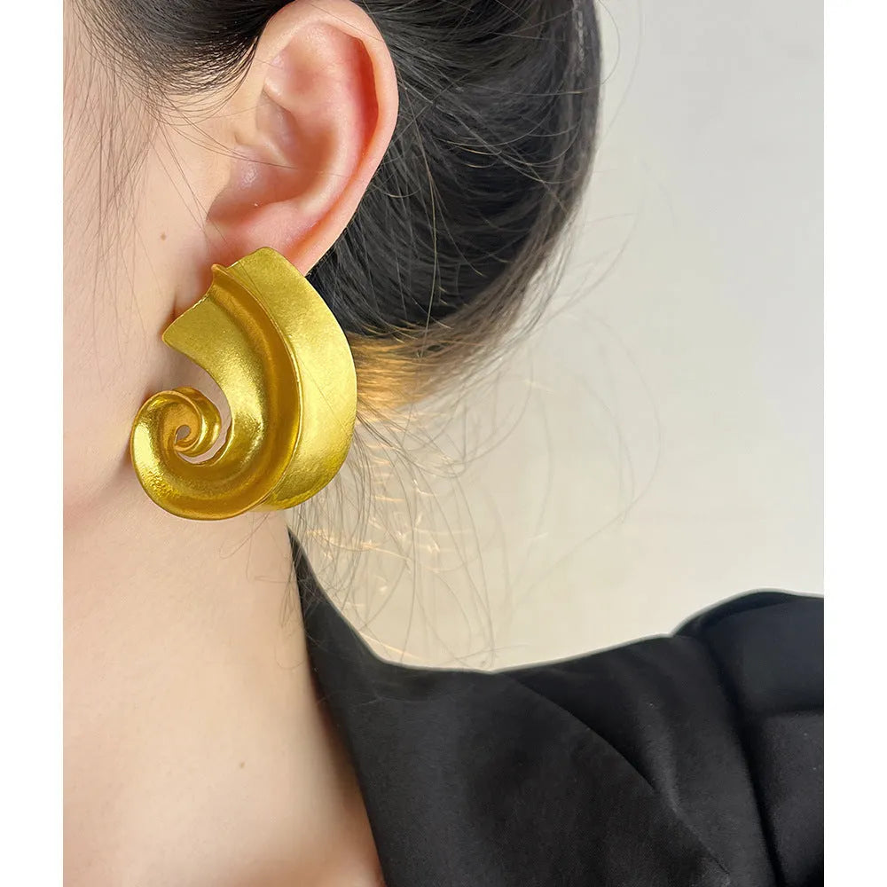 Geometric ear studs with 5cm drop length in gold or silver electroplated finish