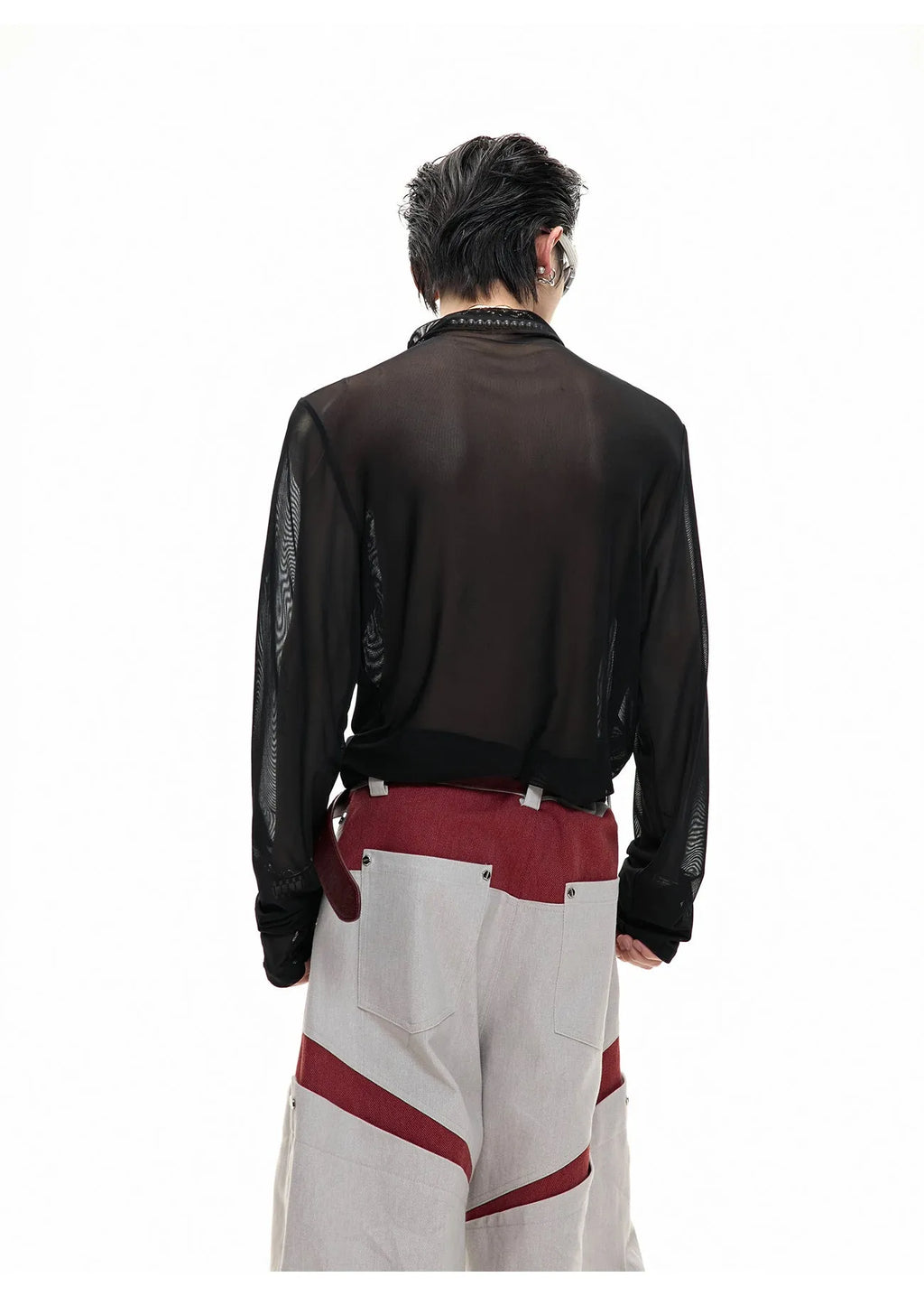 Men's black mesh bottoming shirt with slim fit design and long sleeves showing cooling fabric construction