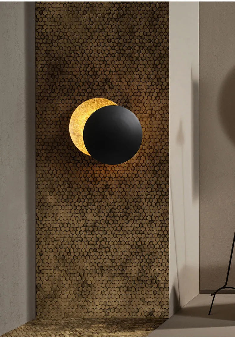 Modern minimalist aluminium night light in black and gold for aisle stair bedroom use