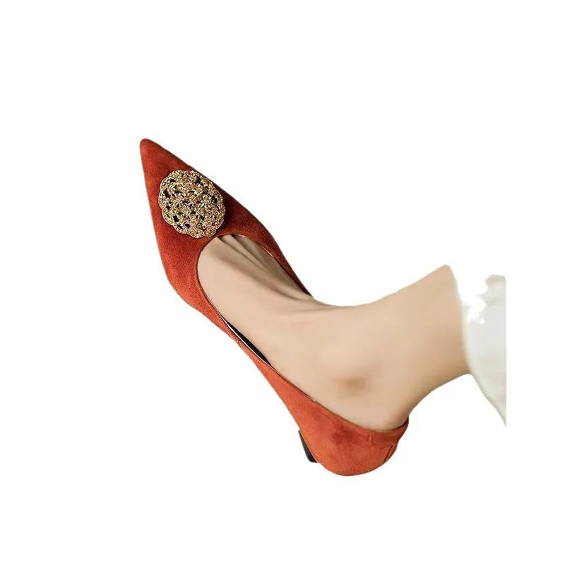 Women's French style stiletto pointed-toe shoes in black and orange with shallow mouth cut for commuting