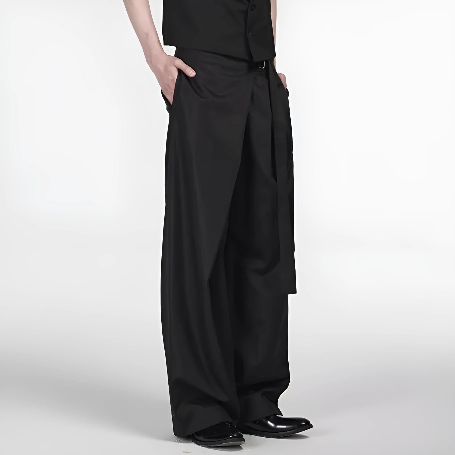 Black straight-leg trousers with adjustable waist and single pleat detail in Tencel cotton fabric