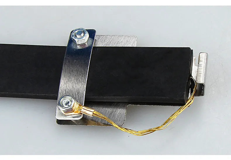 Black car electrostatic grounding chain measuring 370mm with rubber housing and copper wire for winter static reduction