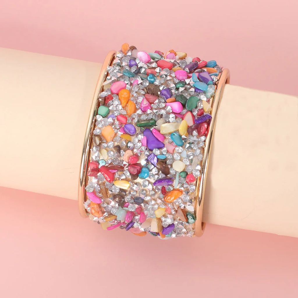 Women's retro C-shaped opening bracelet in zinc alloy with electroplated gravel colour finish, colour YR3019