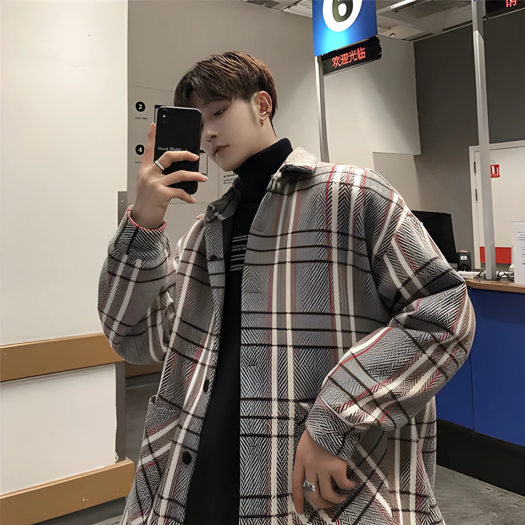 Men's loose fit colour block jacket with top stitching pockets in black and white