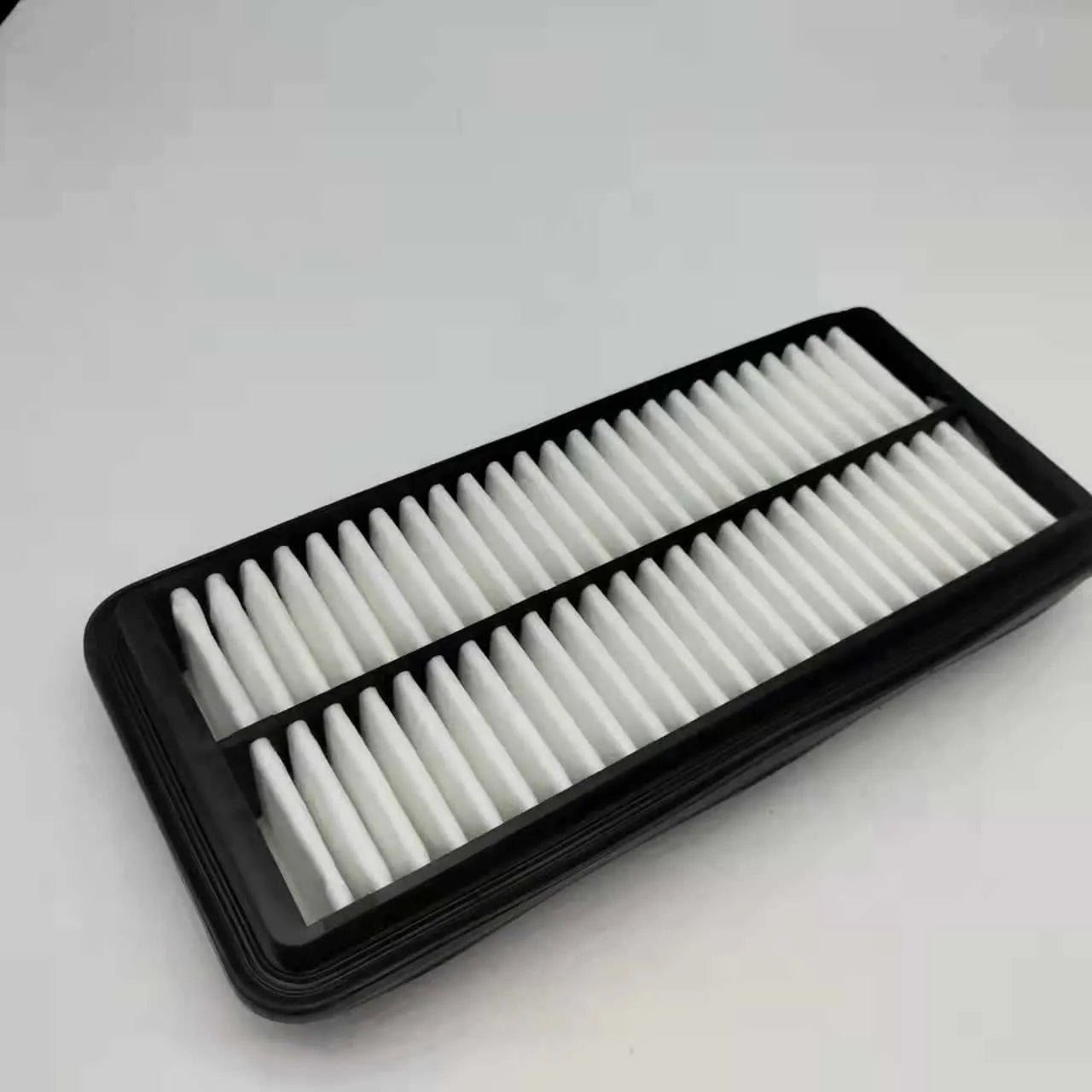 Black car air filter with 256x113x40mm dimensions for Modern vehicle replacement
