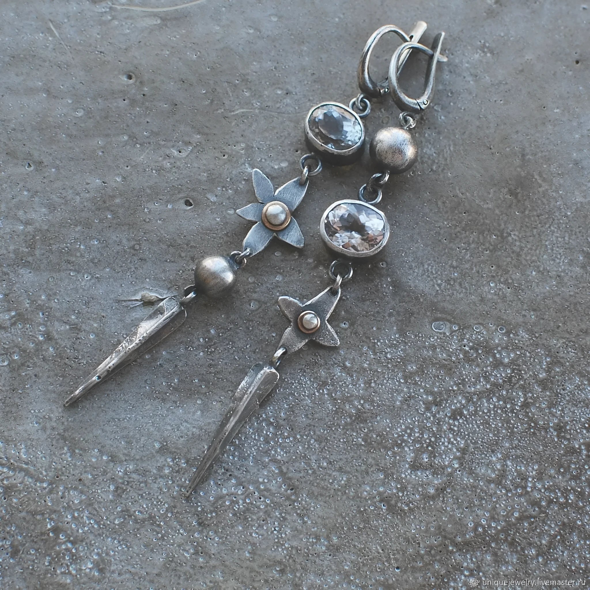 Hesheng antique silver geometric long pendant earrings with rhinestone XINGX design.