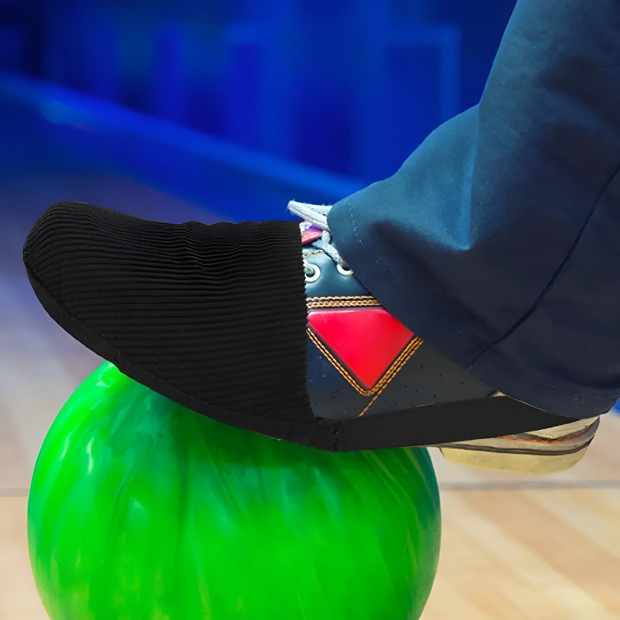 Black bowling shoe cover average size made from polyester PU and flannel for indoor sports use