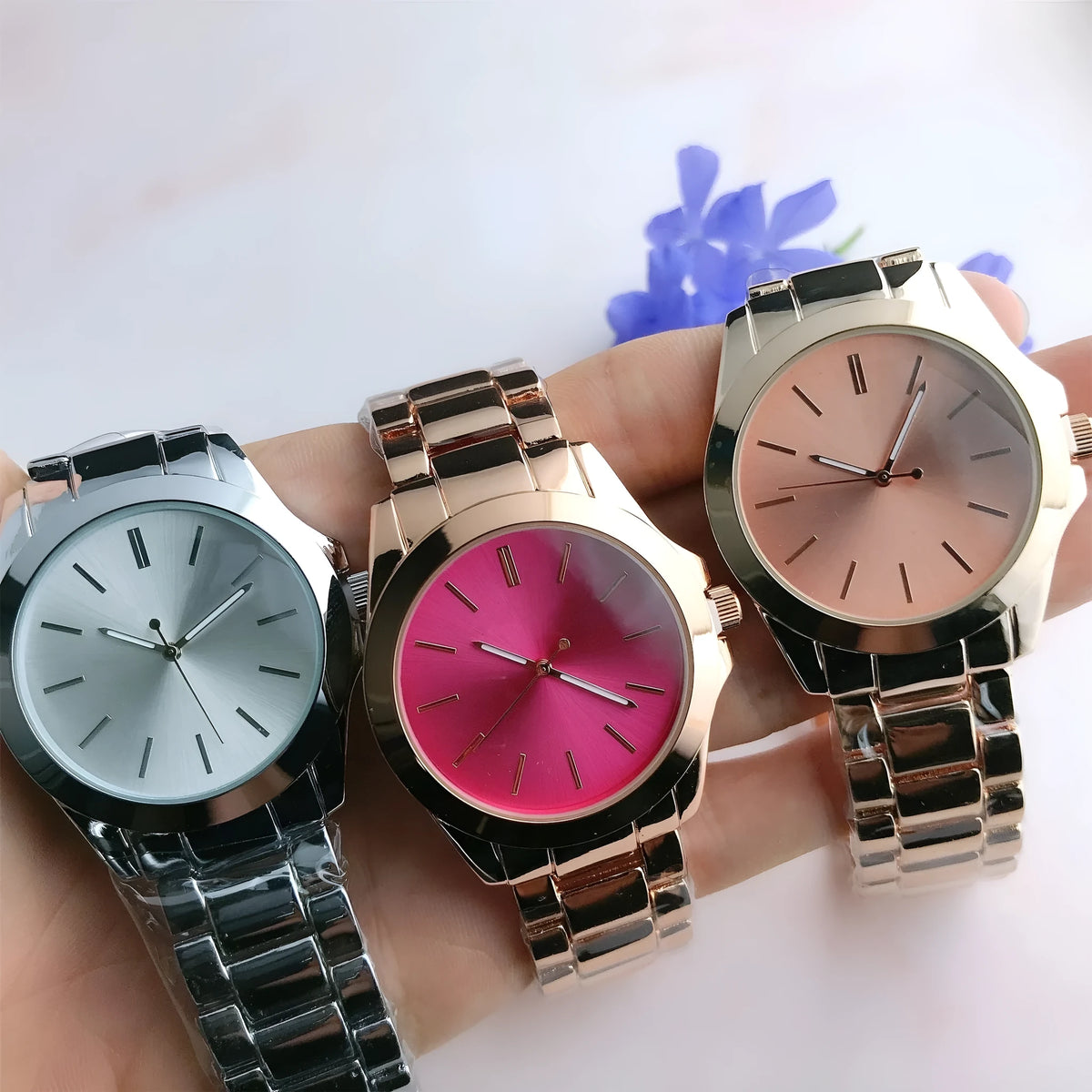 Quartz wrist watch 10mm thick, available in silver gold rose gold and rose red, casual unisex matching style
