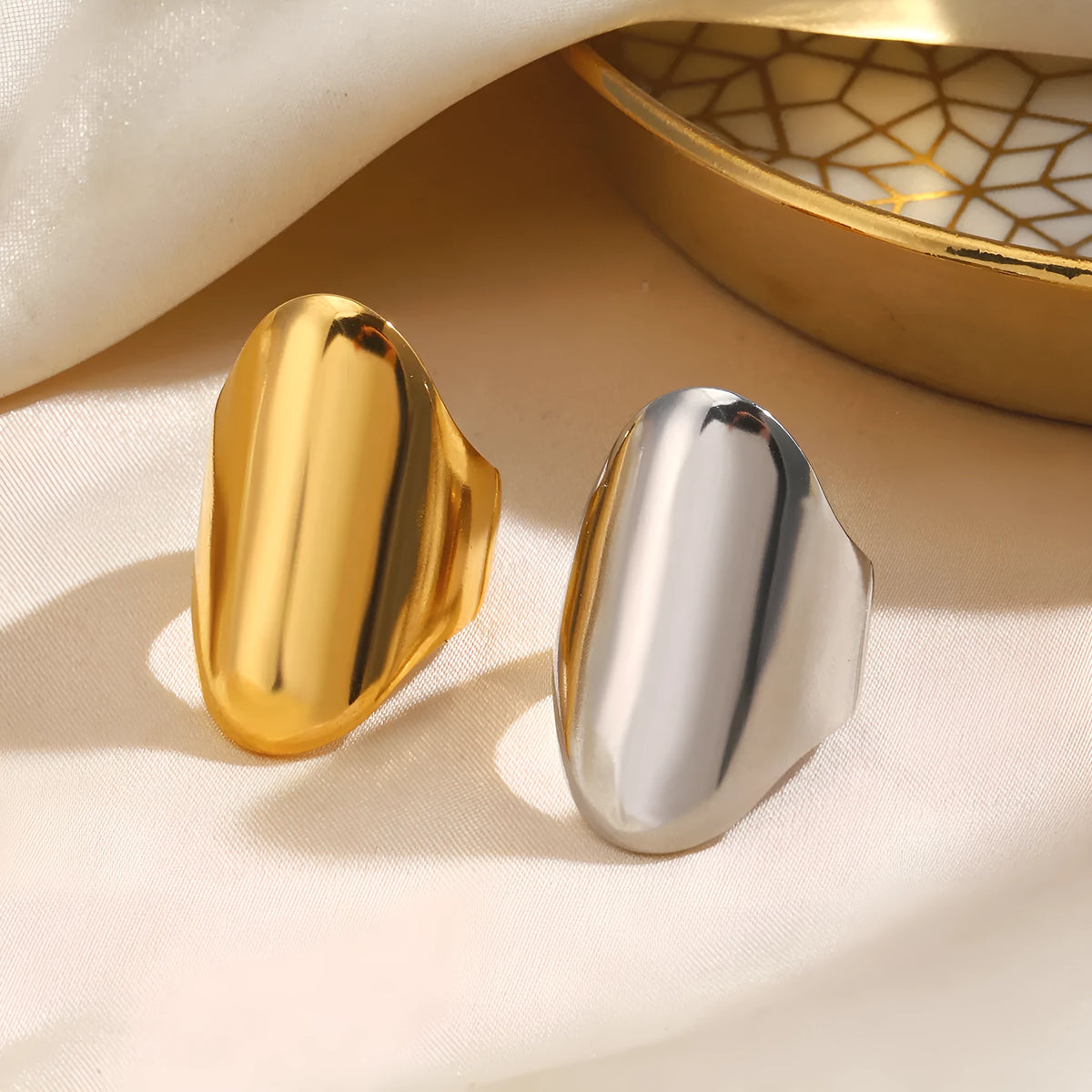 Stainless steel thick geometric ring for women in gold or steel colour, simple style electroplated band
