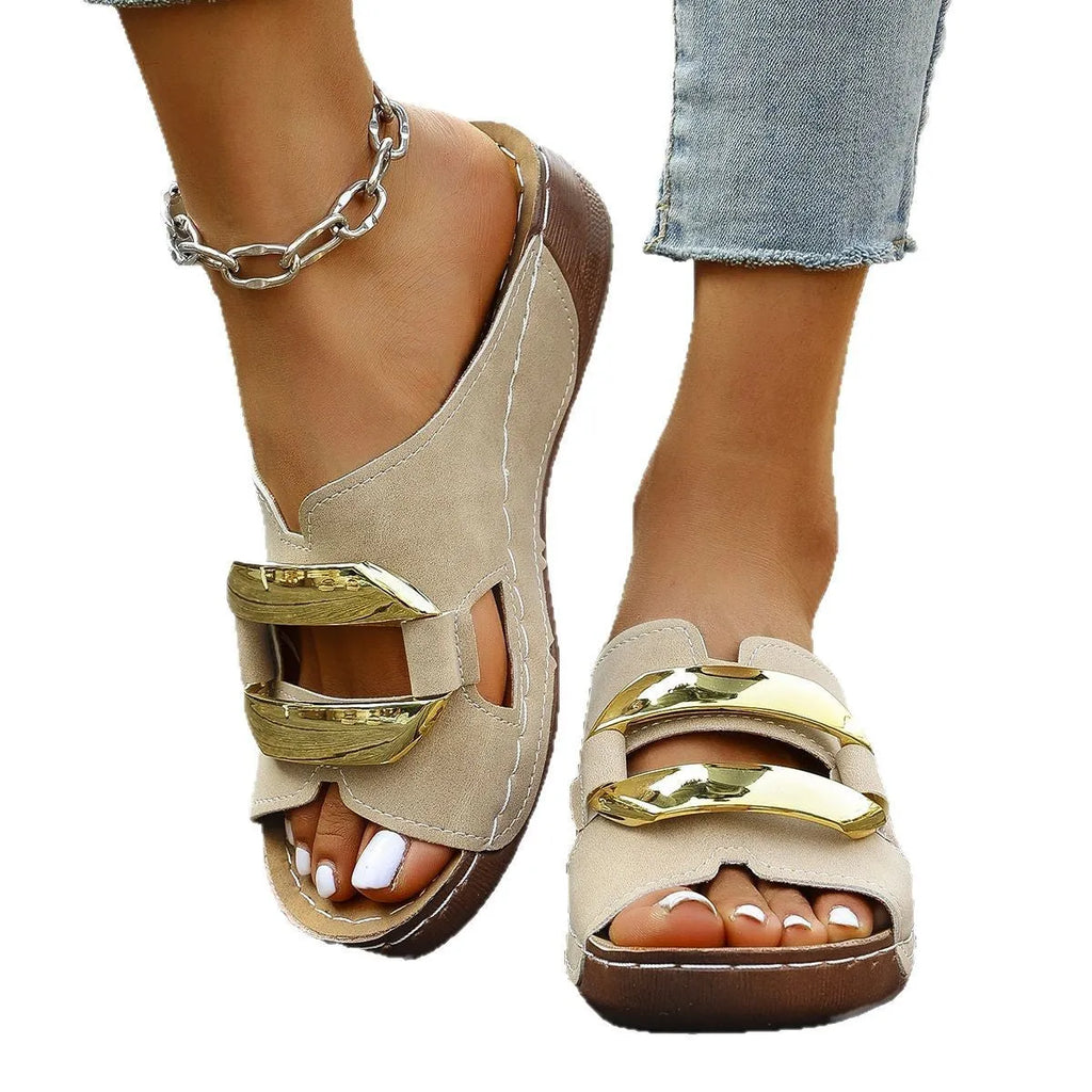 Men's white Roman-style platform sandals with an artificial PU upper and rubber sole on a plain background.