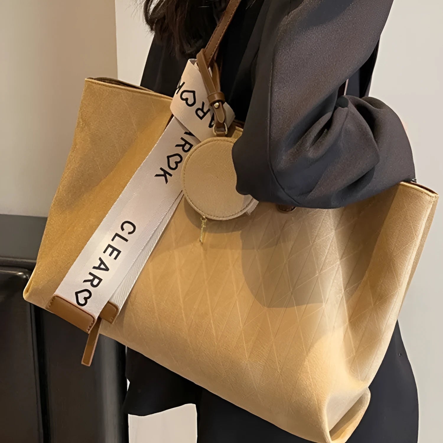 Large horizontal polyester shoulder tote bag with internal zipped compartment in four colour options