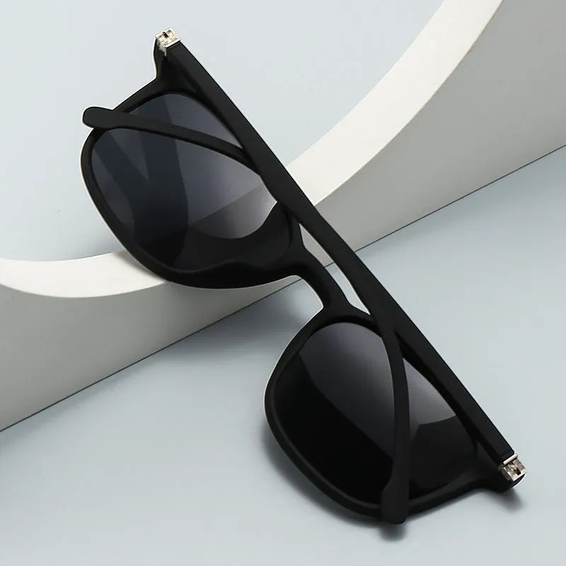 Men's polarized sunglasses with PC frame and UV400 protection in various colour options
