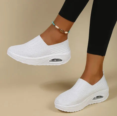 Women's leisure sports air cushion non-slip woven shoes in solid colour with low-top design and mesh upper