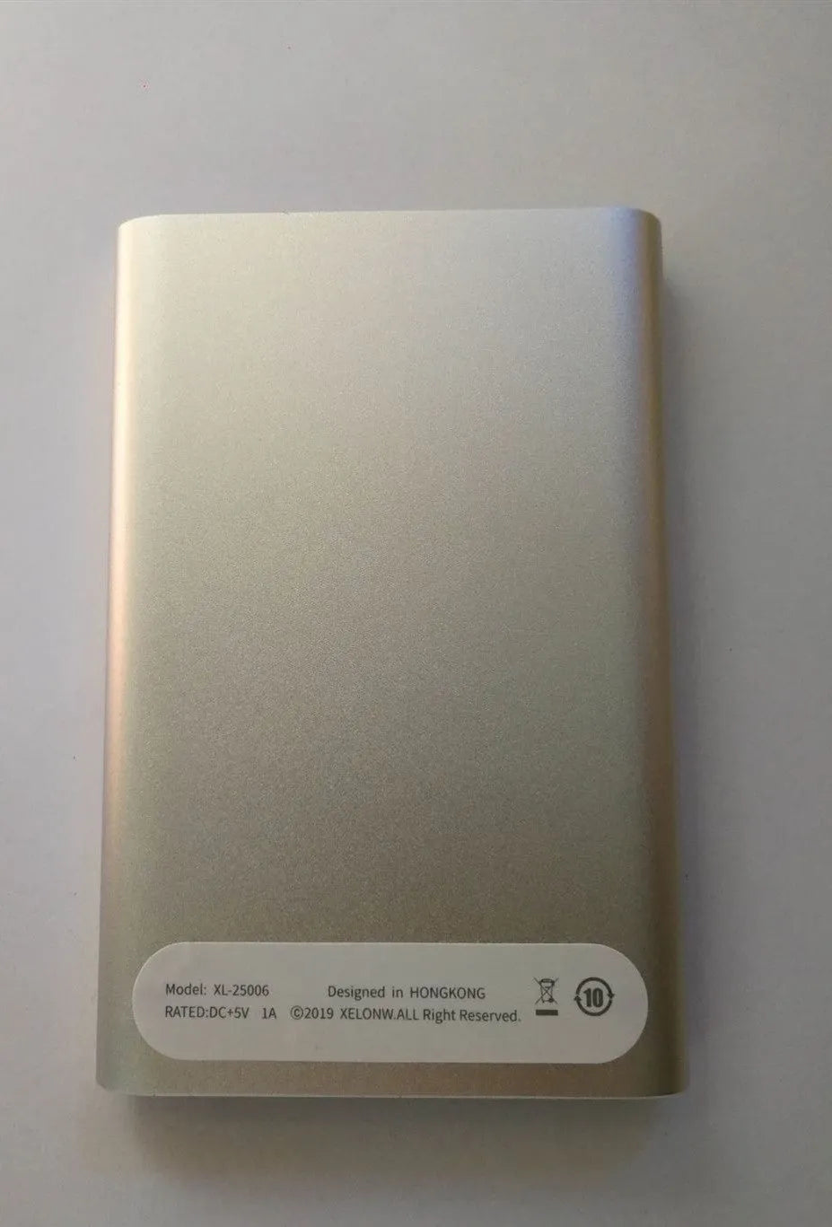 External portable hard drive with metal casing, USB 3.0 interface, 2.5-inch size, black and silver colours