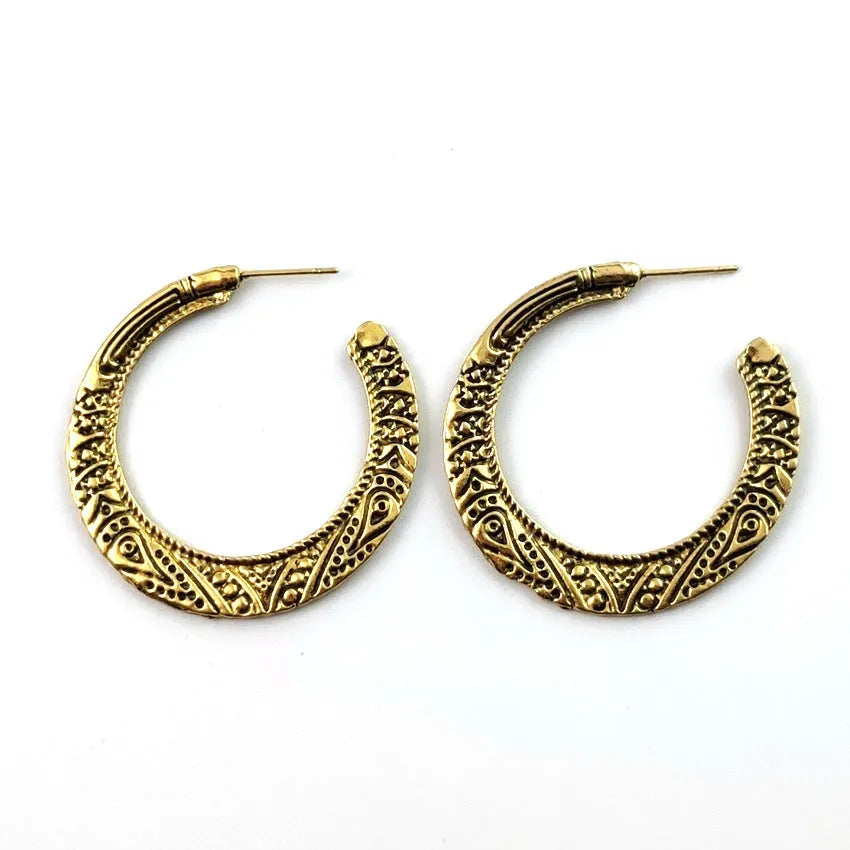 C-shaped alloy earrings with vintage engraving pattern in bronze colour