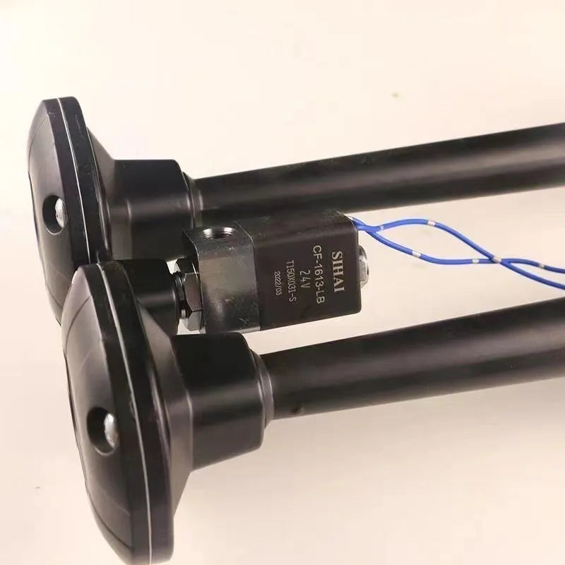 Black dual trumpet air horn and compressor kit for 12V and 24V vehicle installation.