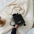 Women's chain messenger bag in bucket style with zip opening and adjustable shoulder strap