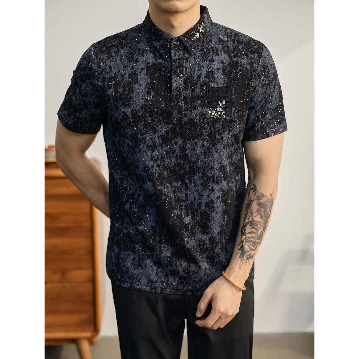 Men's short-sleeve tie-dye T-shirt in black with Ice Silk polyester fabric, loose fit for summer