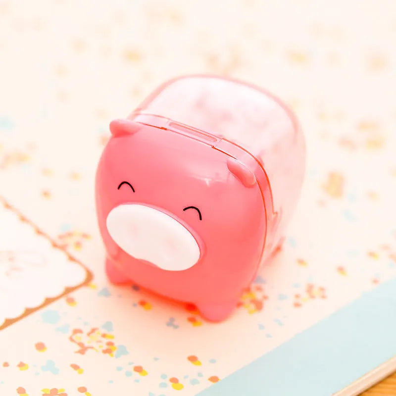 Deli 0557 manual pencil sharpener plastic animal shape mixed colour 48x38.2x41mm