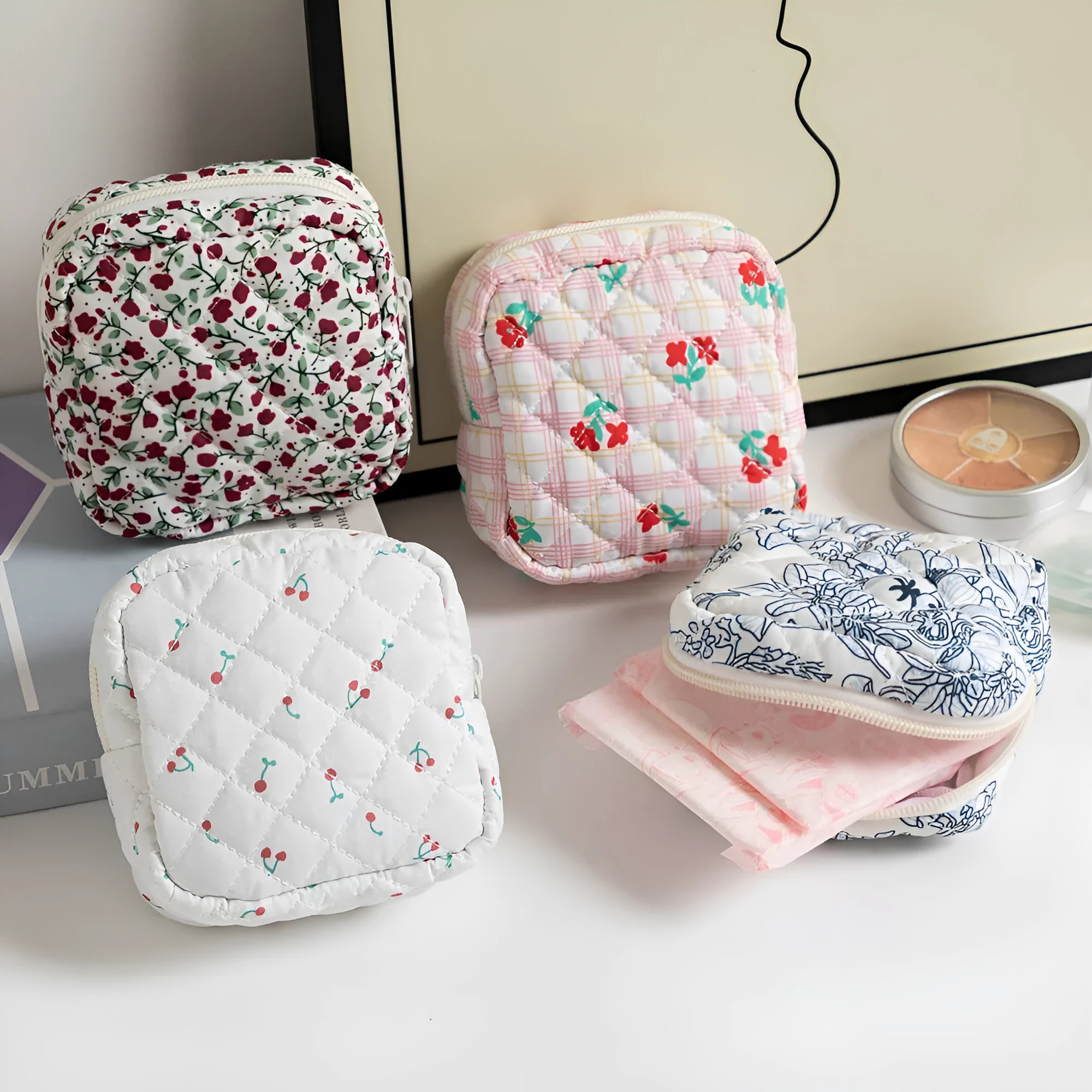 Women's floral polyester key storage bag with breathable fabric and sewing thread detailing