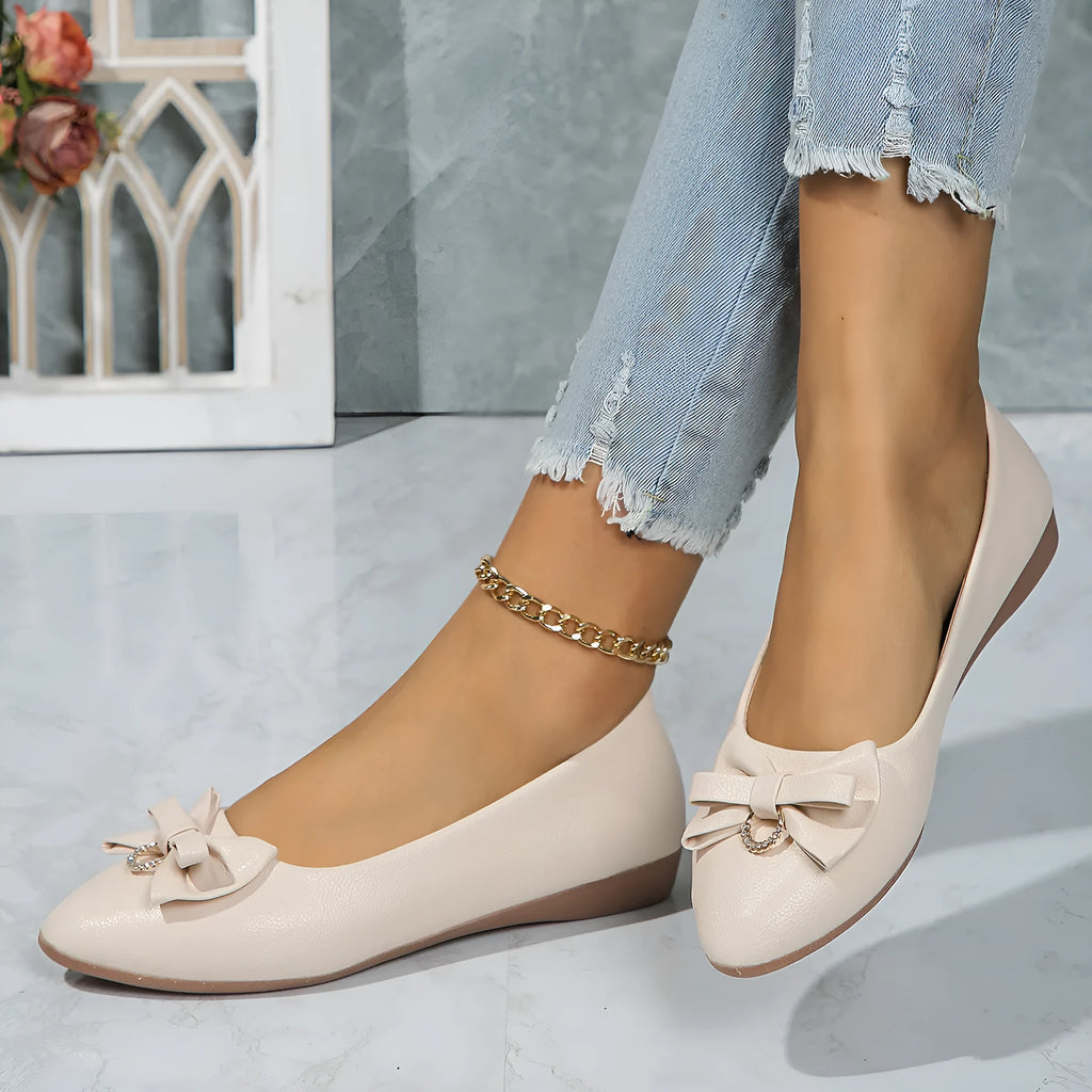 Plus size women's casual flat shoes with bowknot decoration in artificial PU material
