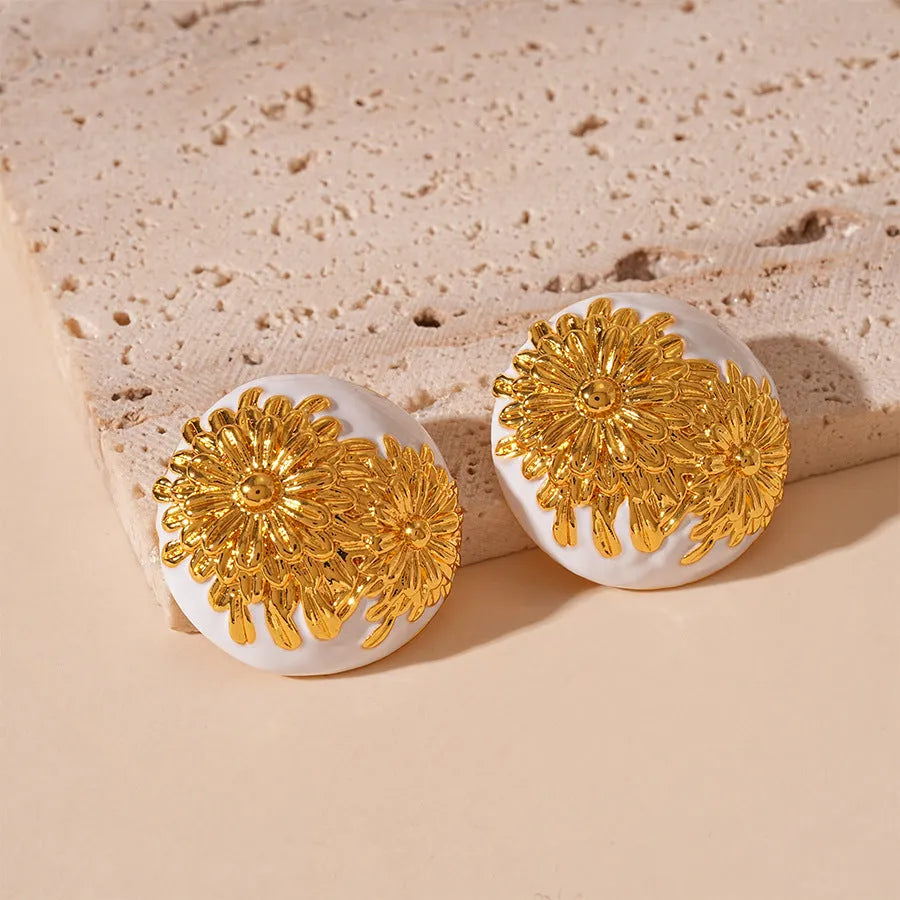 Vintage print round stud earrings with silver needle, alloy body, gold or silver printed finish, 1 pair