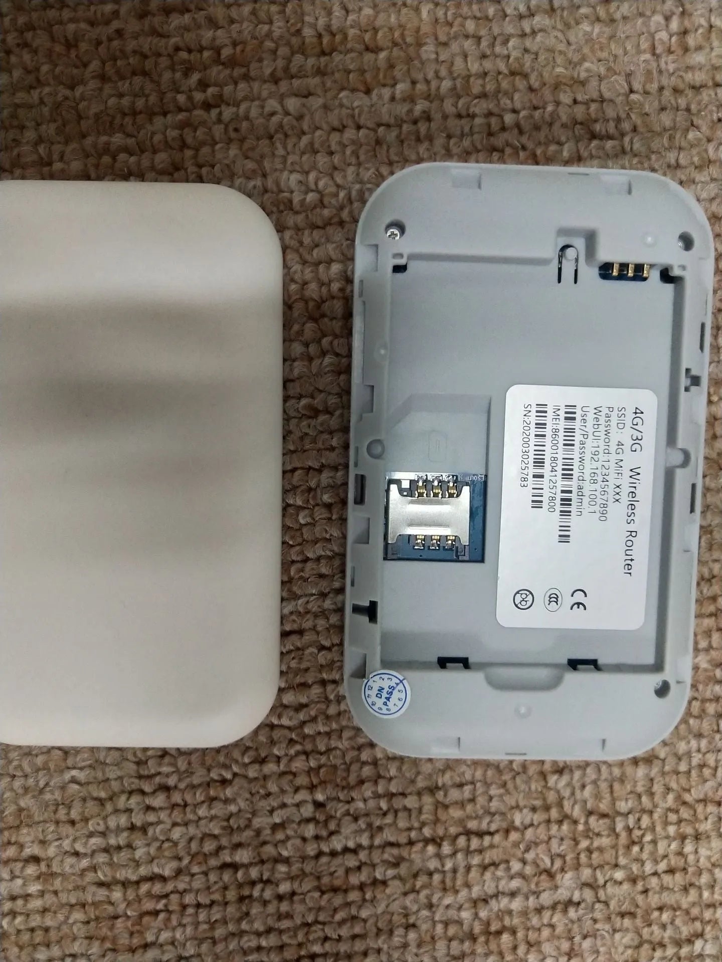 Portable 4G car wireless router with built-in firewall, 104mm length