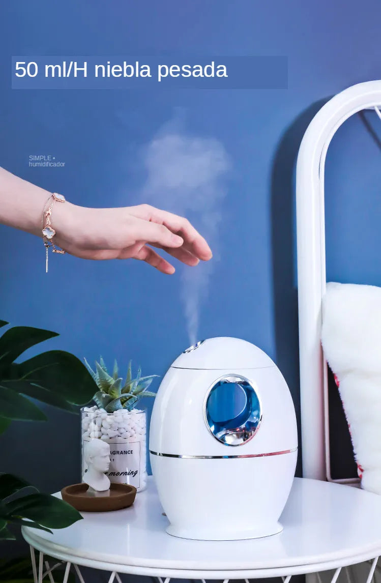 White round aromatherapy humidifier with USB cable and 205mm height