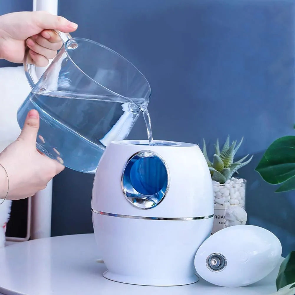 White round aromatherapy humidifier with USB cable and 205mm height