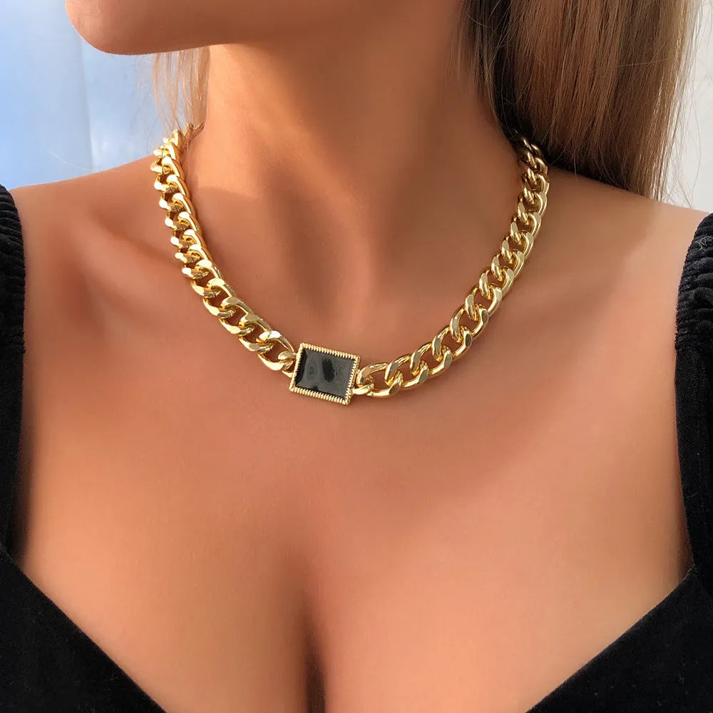Gold geometric alloy necklace for women, adjustable 21-50cm circumference, pendant-free design on white background