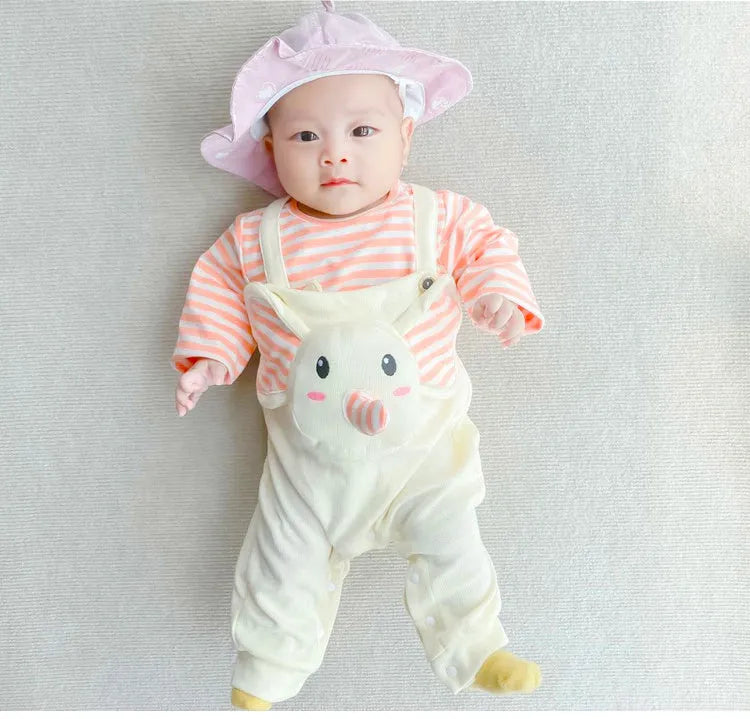Baby two-piece suit in creamy white with elephant pattern, 95% cotton round neck design