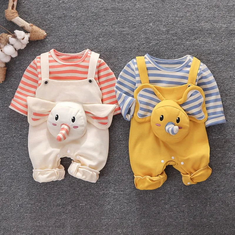 Baby two-piece suit in creamy white with elephant pattern, 95% cotton round neck design