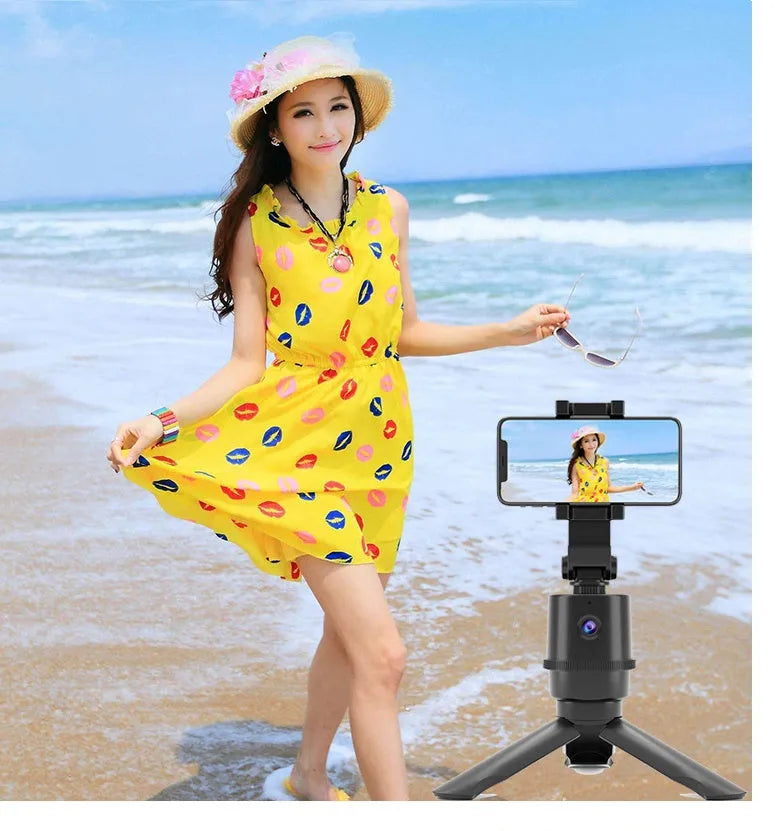 360-degree intelligent tracking pan tilt bracket holding a smartphone for automatic filming