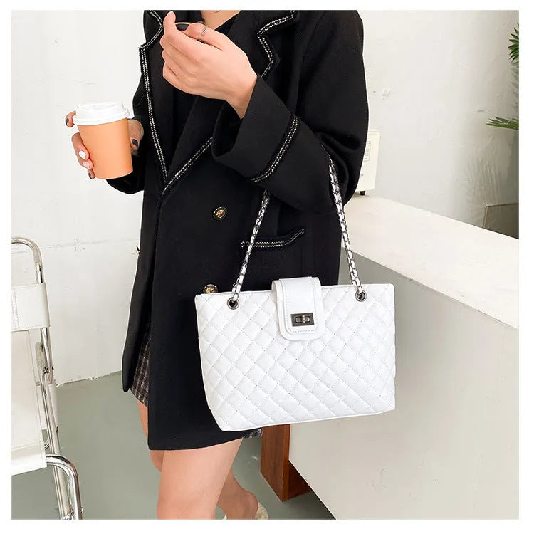 Lingge large-capacity women's PU tote bag in black with chain shoulder strap and lock closure