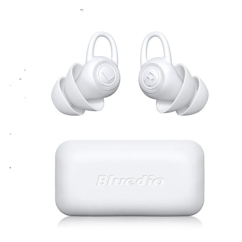 White silicone ear plugs for noise reduction with universal fit design