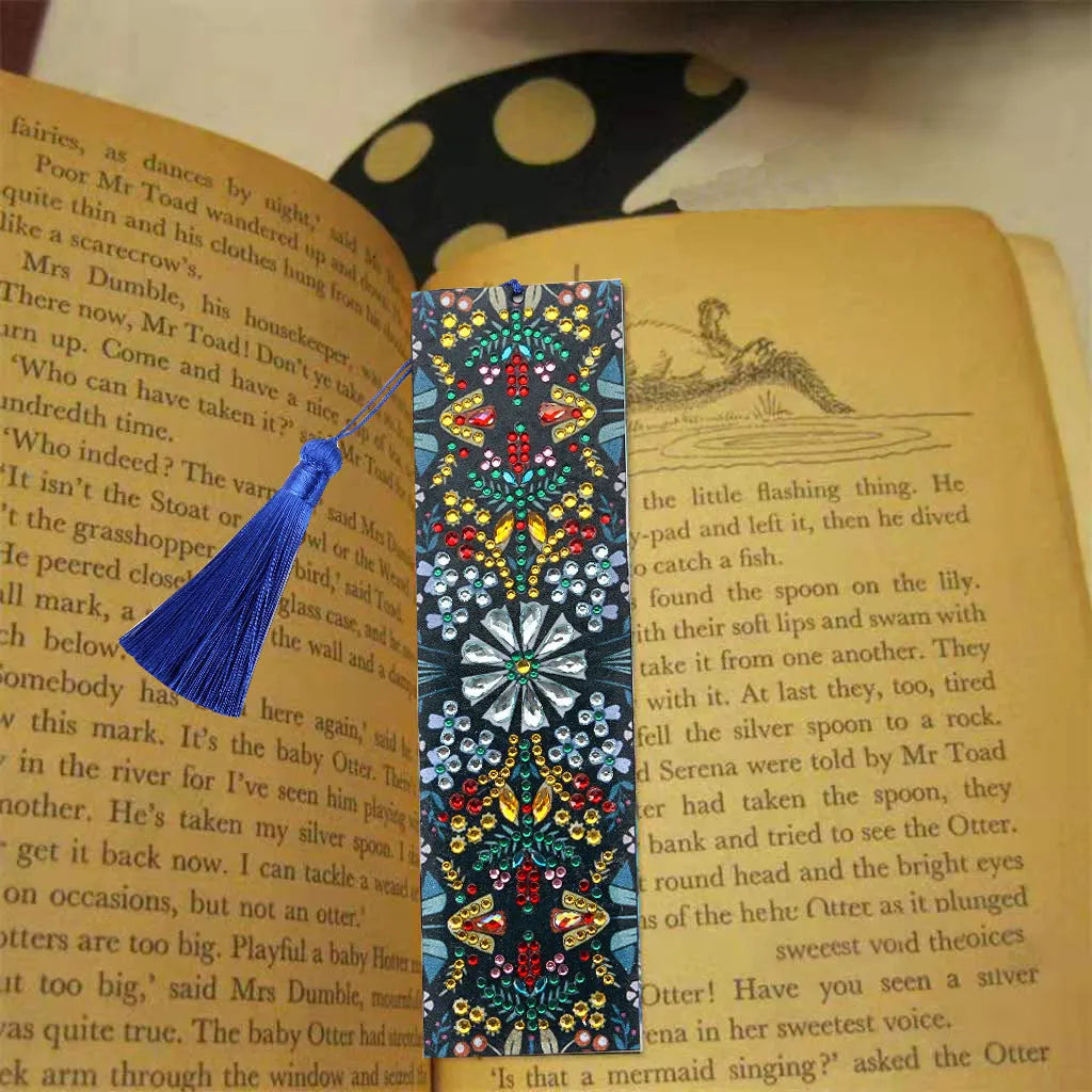 Leather diamond painting bookmark with mandala flower pattern in special-shaped diamond embroidery