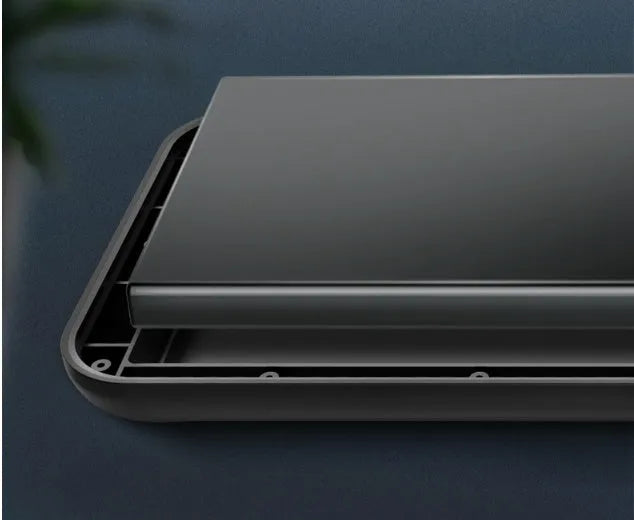 Black ultra-thin TPU back clip battery for iPhone 12 phones, showing clip and multi-U port.