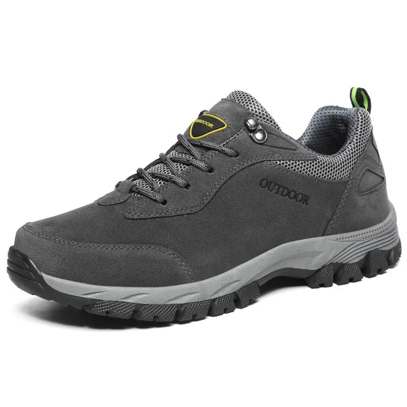 Men's low-cut outdoor hiking shoe in army green with viscose sole, shown in large size.