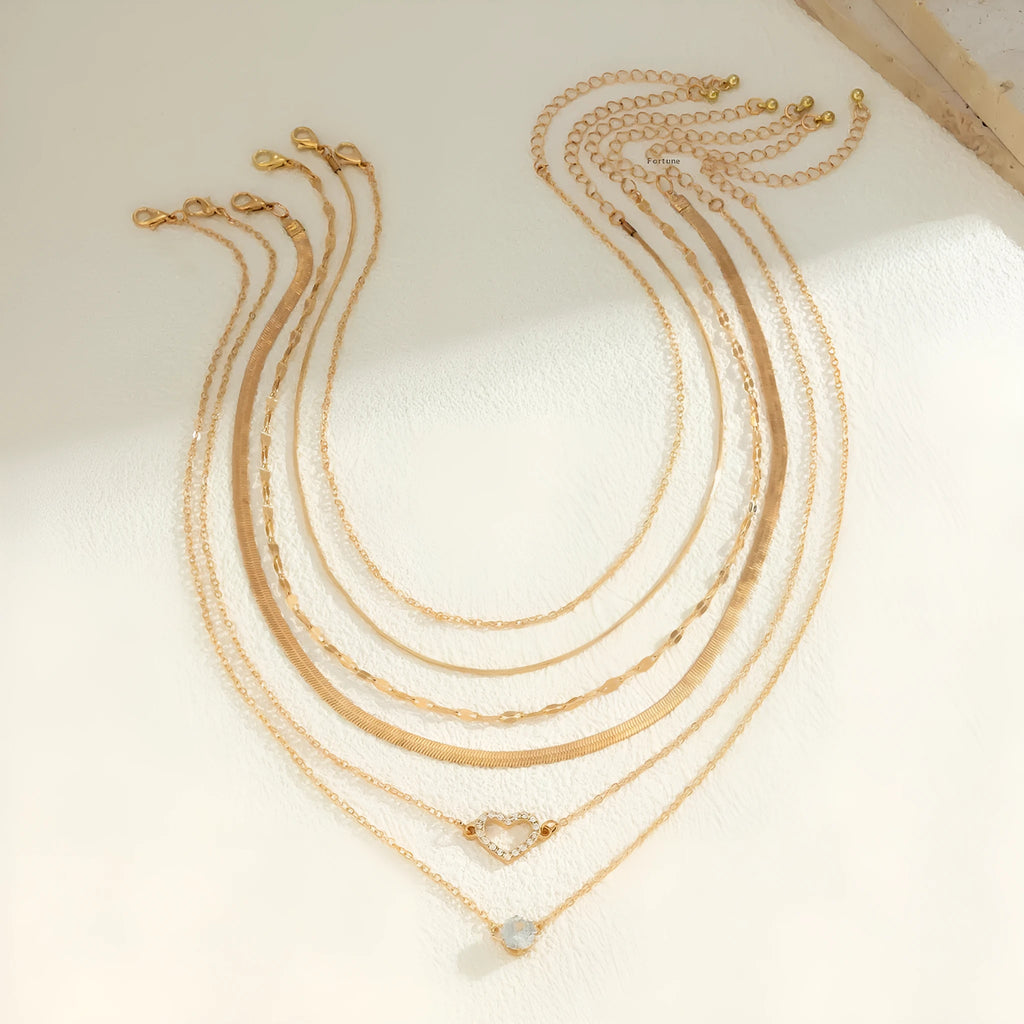 Women heart shape alloy snake bone chain contrast colour necklace with round elements gold silver finish