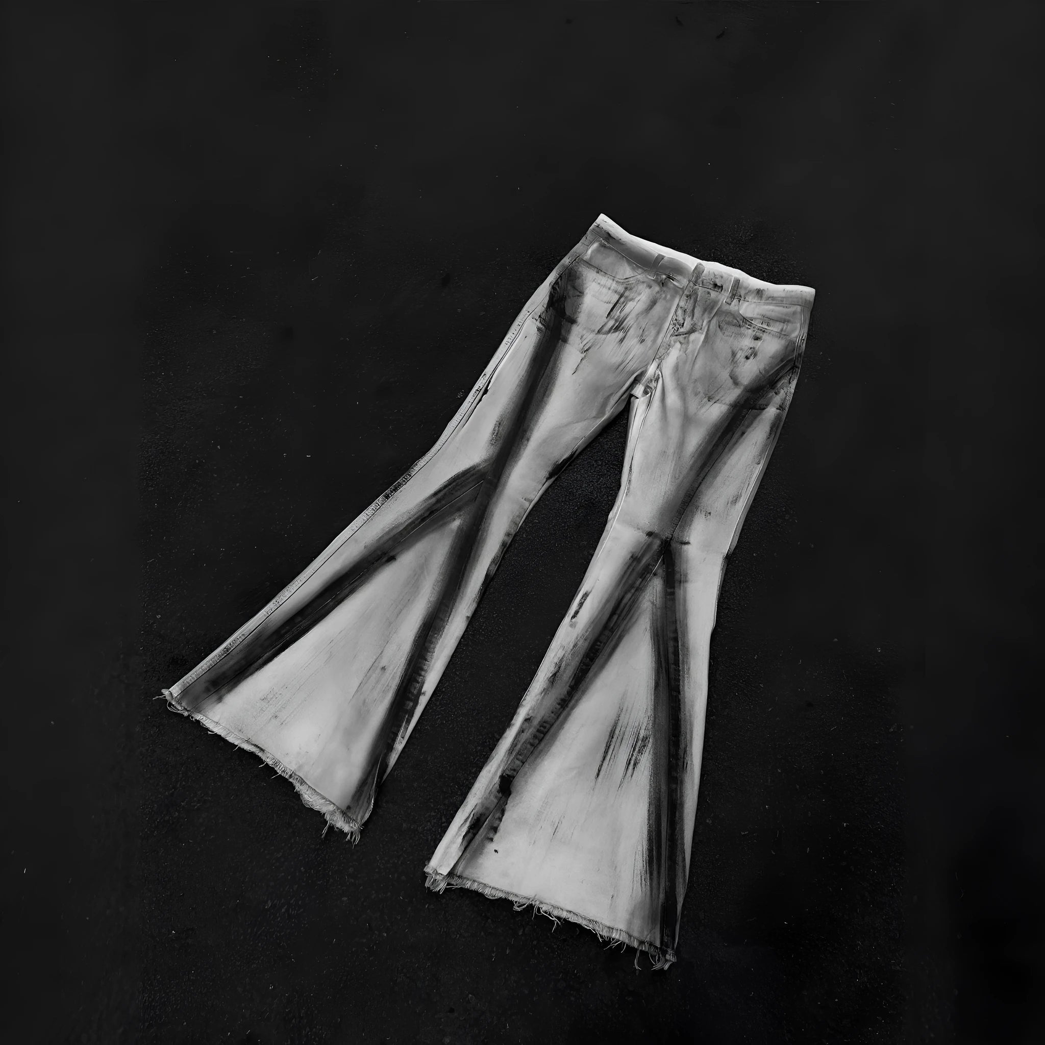 White heavy rough selvedge denim jeans with a black ribbon gradient detail on the leg.