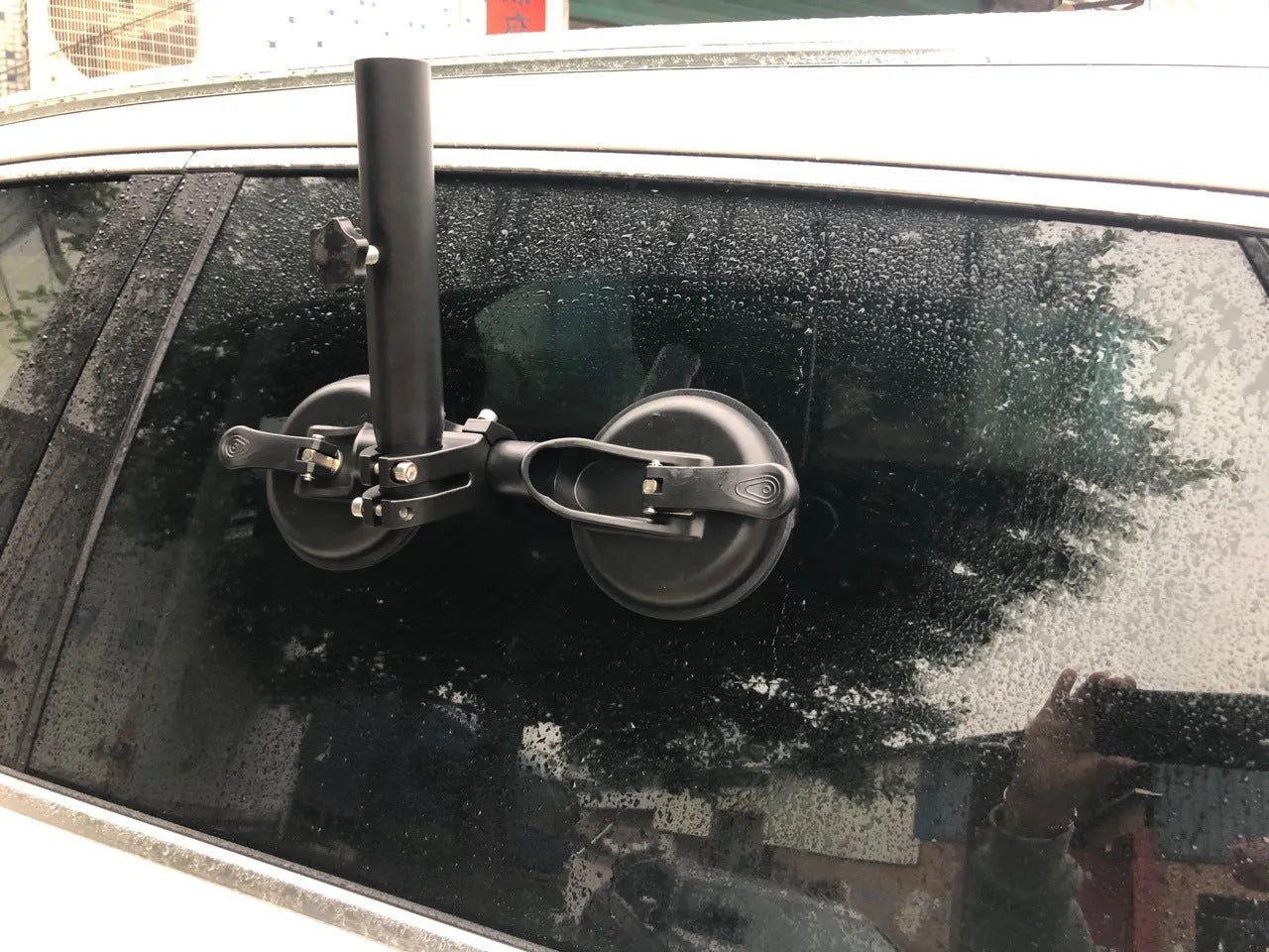 Black off-road car sucker base for flagpole mounting with round suction cup