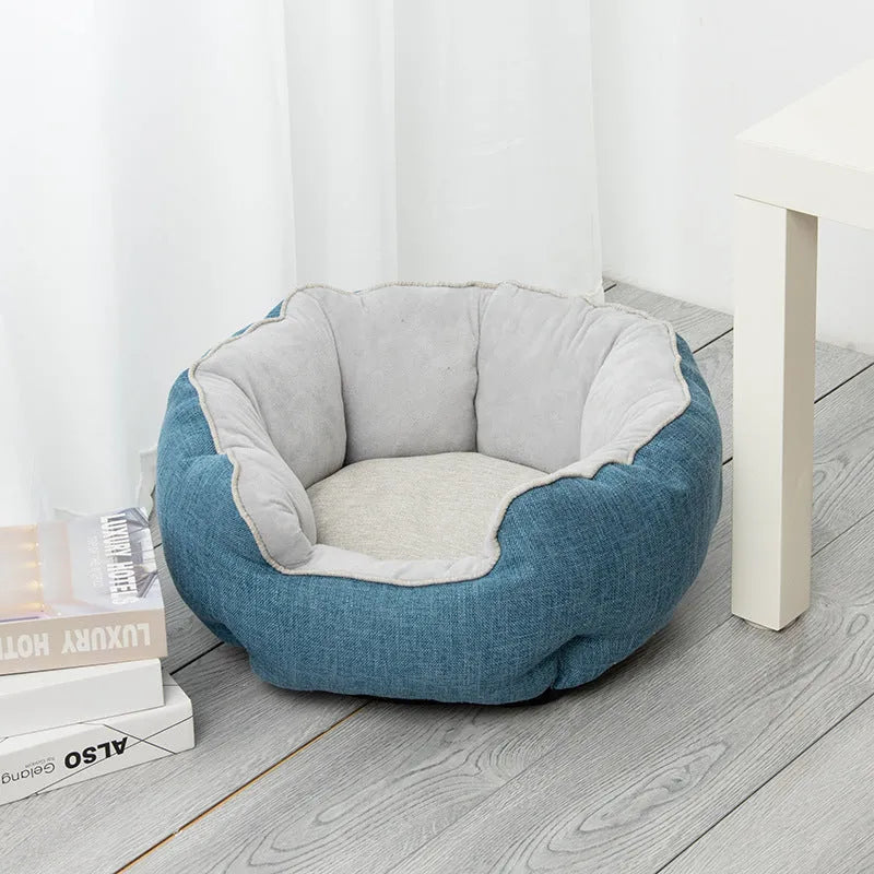 Octagonal pet bed with removable mat in soft wool point design for cats and small dogs