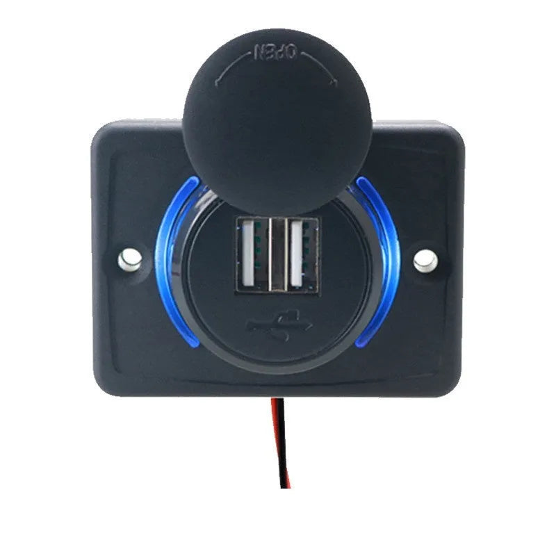 Black 12-24V USB car charger with 3.1A output for vehicle installation