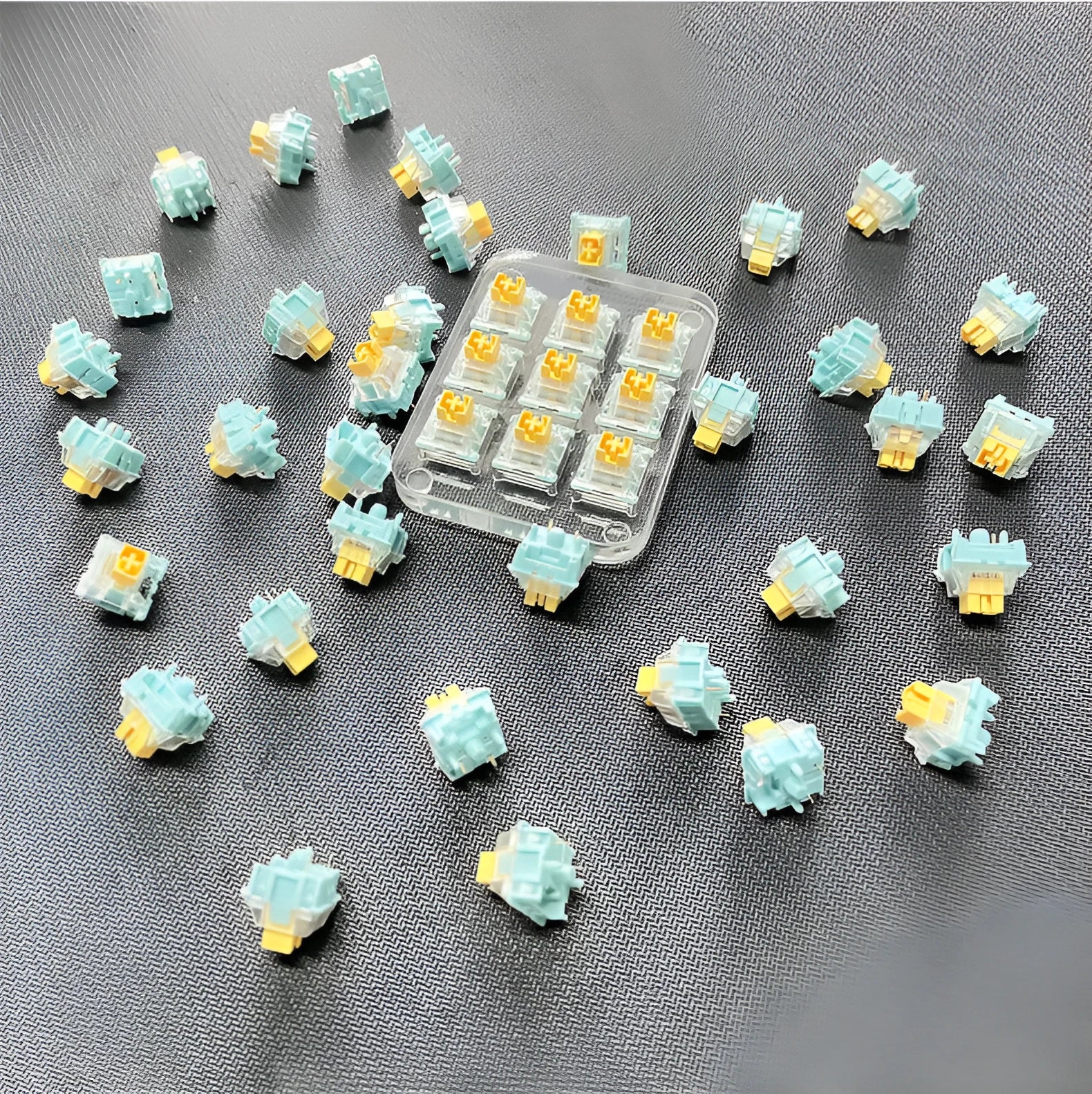 Tiger Mo Sea Salt Lemon PRO Keyboard Shaft Body - 36 mechanical keyboard switches in lemon colour