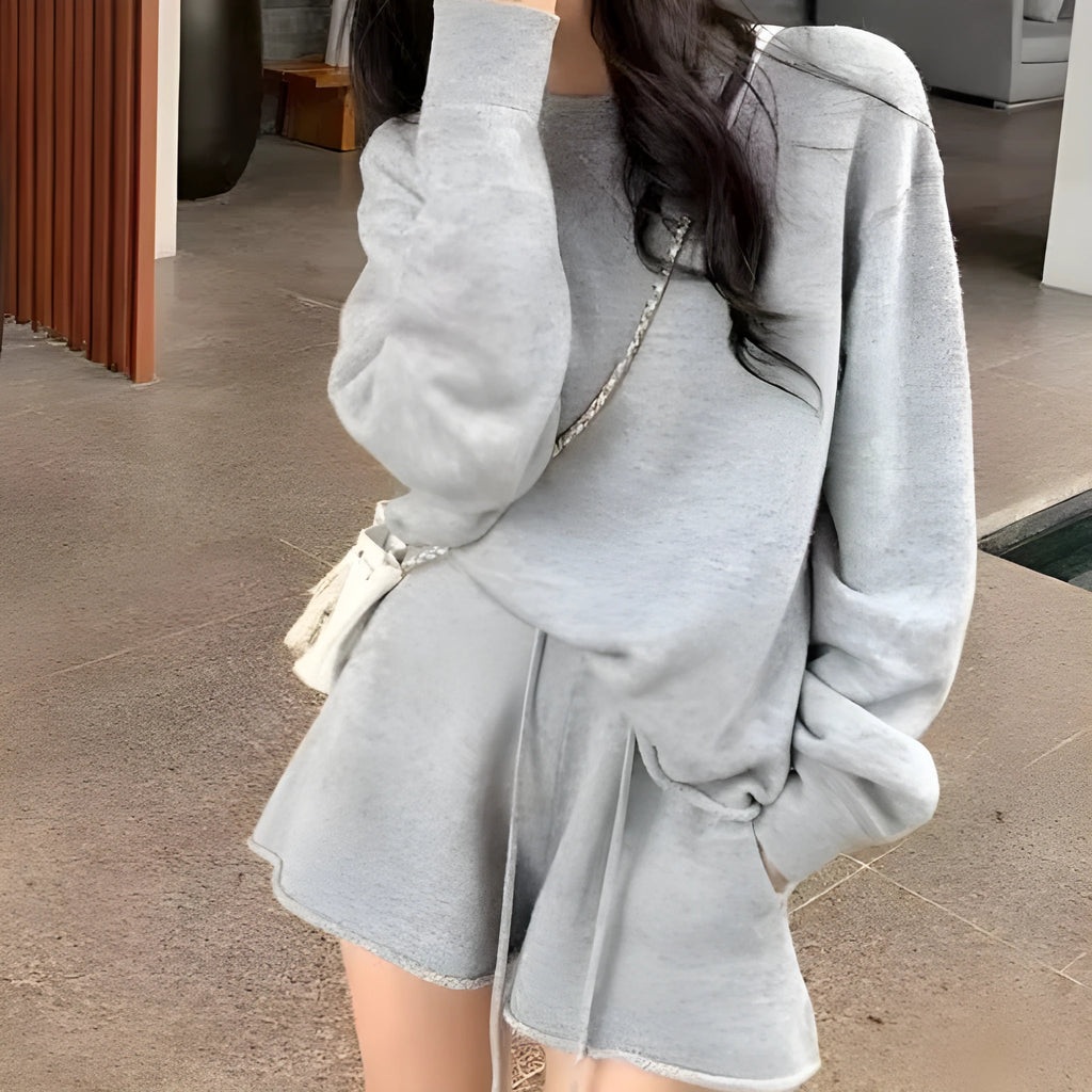 Women's loose-fitting knitted long sleeve sweater and wide-leg shorts two-piece set in oatmeal colour