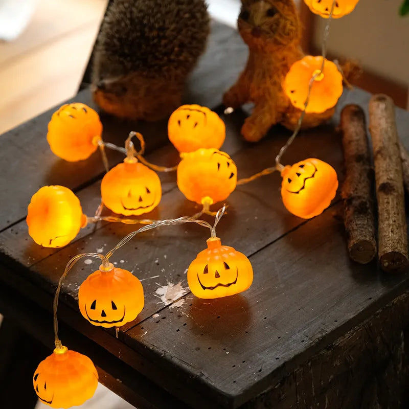Halloween LED string lights with pumpkin design, 1.5 metre length, battery operated