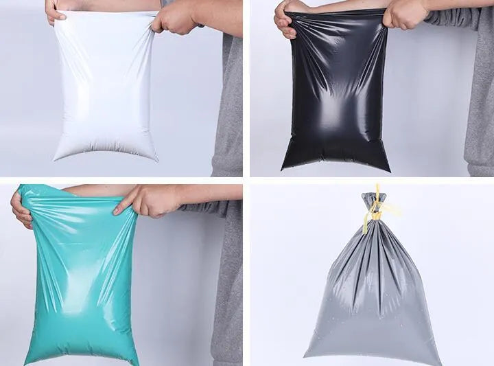A bundle of 100 clear PE courier bags with self-adhesive sealing stickers in various sizes.