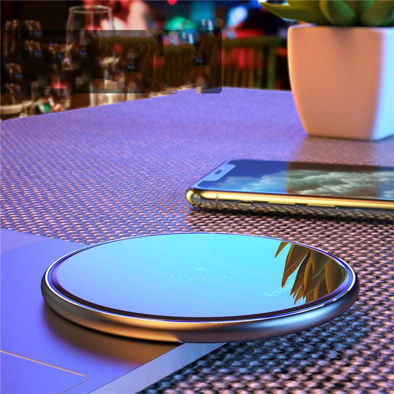 Black or white 15W Qi wireless charger with aluminium alloy surface and LED status light